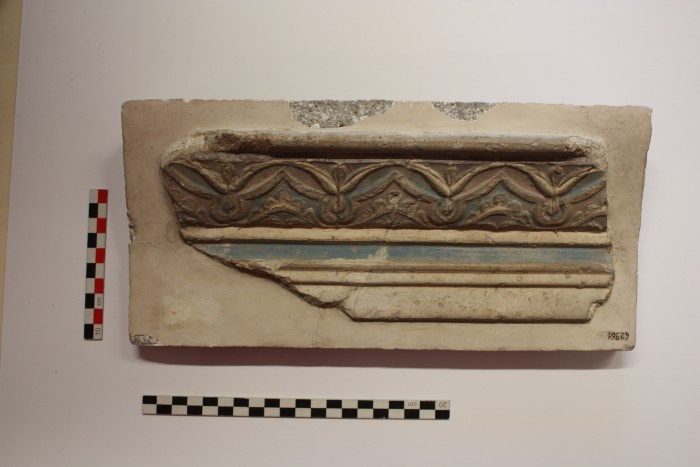 frammento di stucco