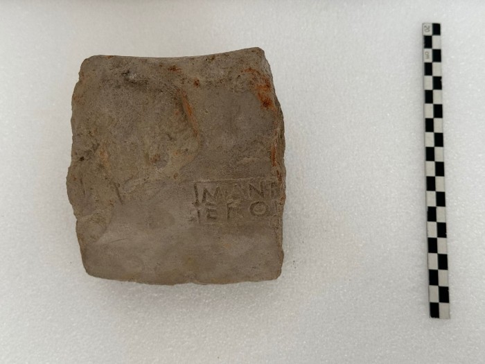 orlo di dolio con bollo