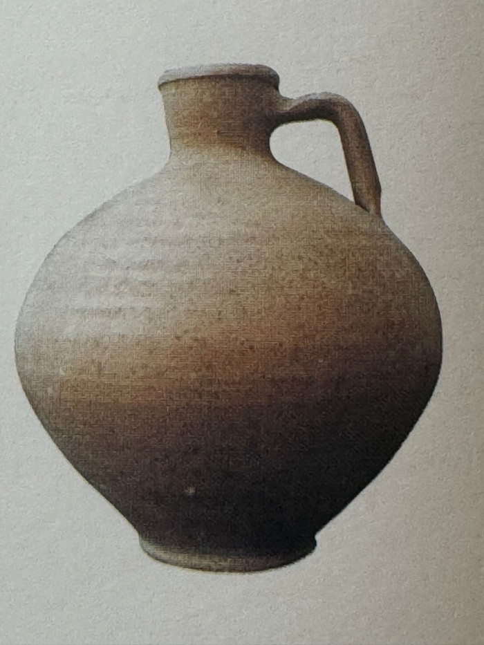 brocca in terracotta