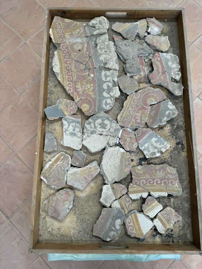 frammenti di pittura da soffitto