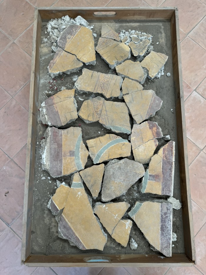 frammenti di pittura da soffitto