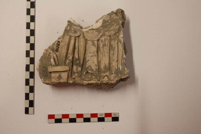 frammento di stucco
