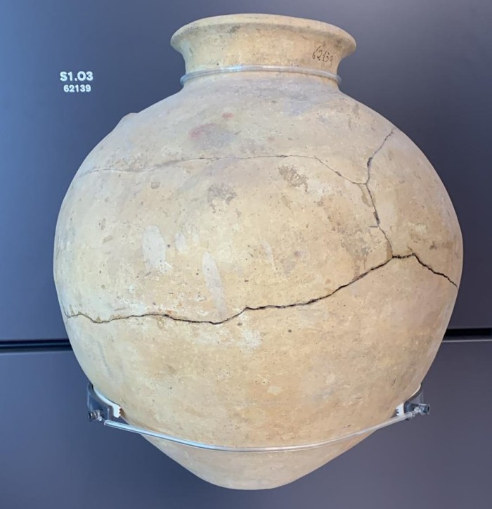 olla acroma; argilla/a tornio
