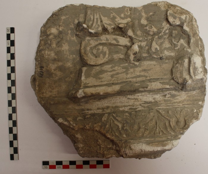 frammento di stucco