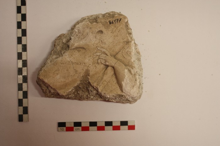frammento di stucco