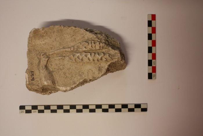 frammento di stucco