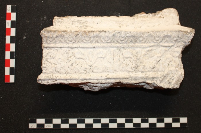 frammento di stucco
