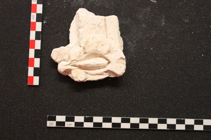 frammento di stucco