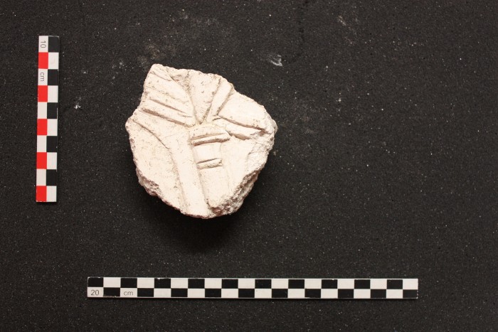 frammento di stucco