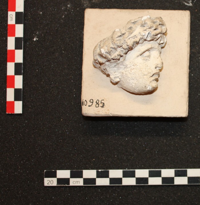 frammento di stucco