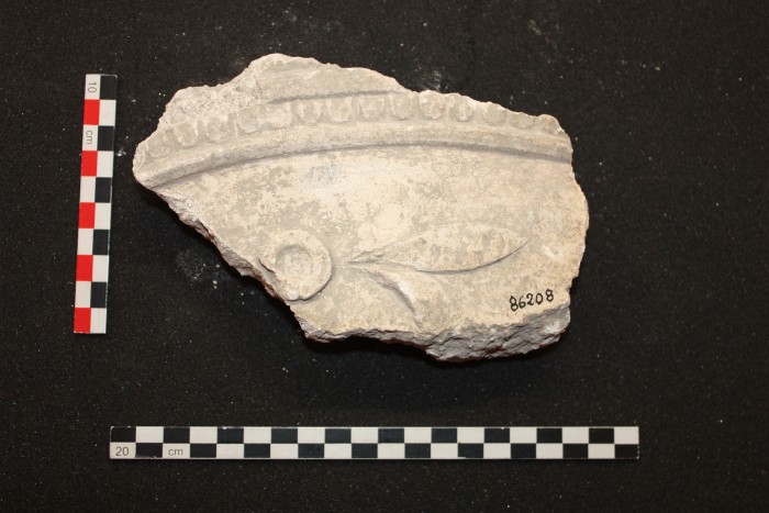 frammento di stucco