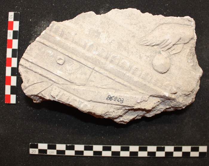 frammento di stucco