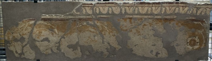 frammento di affresco con cornice in stucco