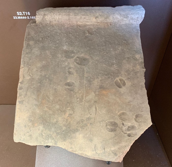 frammento di laterizio di copertura