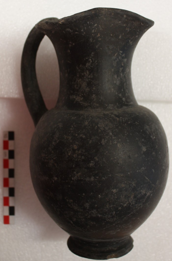 oinochoe trilobata