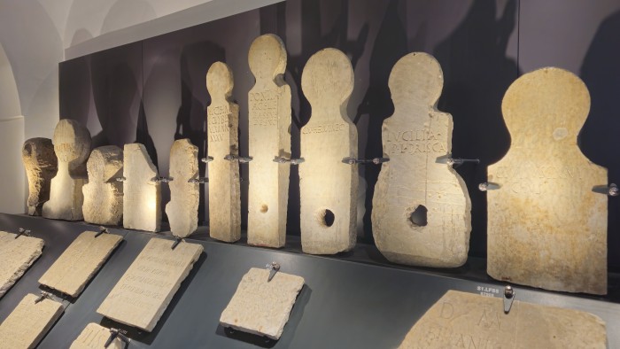 Reperti funerari e votivi